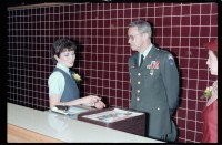 Fotografie: Eröffnung einer Burger King Filiale an der Truman Plaza in Berlin-Dahlem