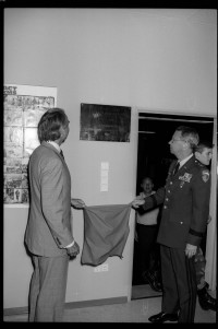 S/w-Fotografie: Eröffnung des Soviet Soldier Display im "McNair Museum" in Berlin-Lichterfelde
