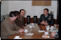 Fotografie: Empfang sowjetischer Offiziere in den Lucius D. Clay Headquarters in Berlin-Dahlem