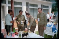 Fotografie: Empfang sowjetischer Offiziere in den Lucius D. Clay Headquarters in Berlin-Dahlem
