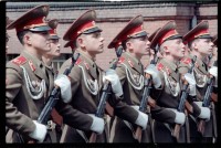 Fotografie: Wachablösung vor dem Alliierten Kriegsverbrechergefängnis Berlin-Spandau