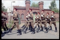 Fotografie: Wachablösung vor dem Alliierten Kriegsverbrechergefängnis Berlin-Spandau