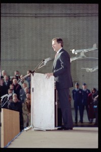 Fotografie: Offizieller Akt zur Schließung der Tempelhof Air Base in Berlin-Tempelhof