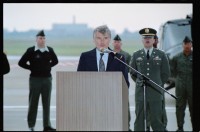 Fotografie: Militärische Zeremonie zur Einstellung der Operation Larkspur auf der Tempelhof Air Base in Berlin-Tempelhof