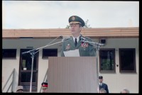 Fotografie: Feierliche Übergabe des Alliierten Kontrollhäuschens vom Checkpoint Charlie an das Deutsche Historische Museum in Berlin