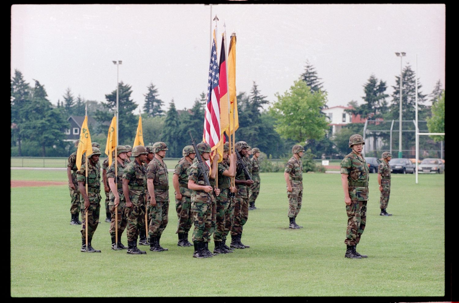 Fotografie: Einholung der Fahne des 40th Armor Regiment der U.S. Army Berlin in Berlin-Lichterfelde