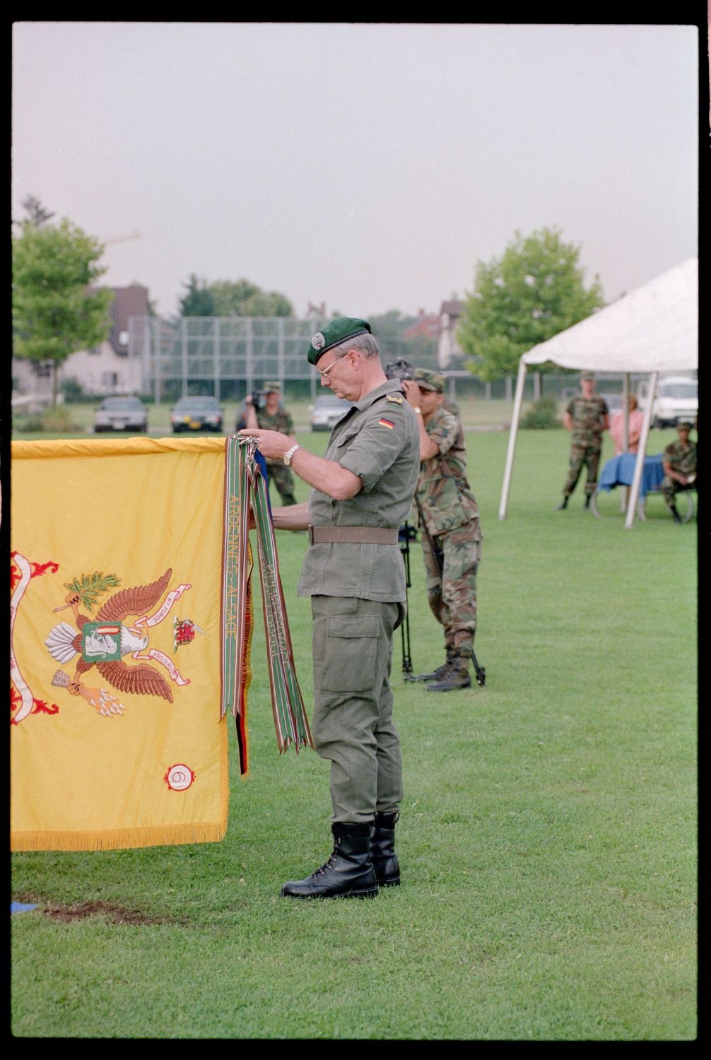 Fotografie: Einholung der Fahne des 40th Armor Regiment der U.S. Army Berlin in Berlin-Lichterfelde