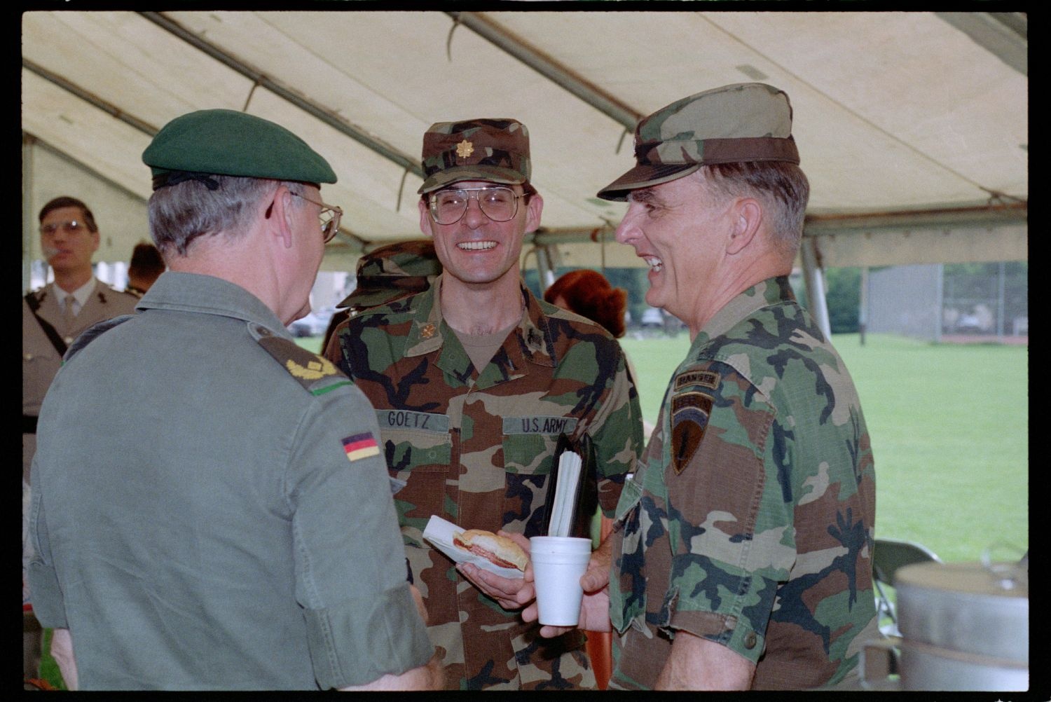 Fotografie: Einholung der Fahne des 40th Armor Regiment der U.S. Army Berlin in Berlin-Lichterfelde