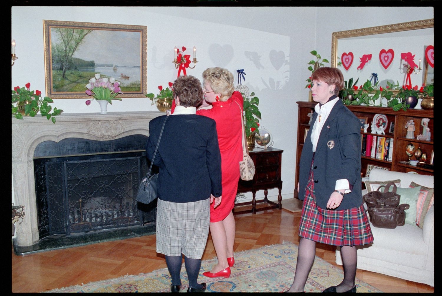 Fotografie: "St. Valentine’s Coffee Morning" der Allied Wives in der Residenz von Colonel Alfred W. Baker in Berlin-Dahlem