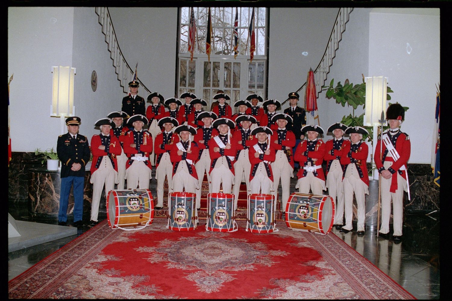 Fotografie: Besuch des Old Guard Fife and Drum Corps in den Lucius D. Clay Headquarters in Berlin-Dahlem