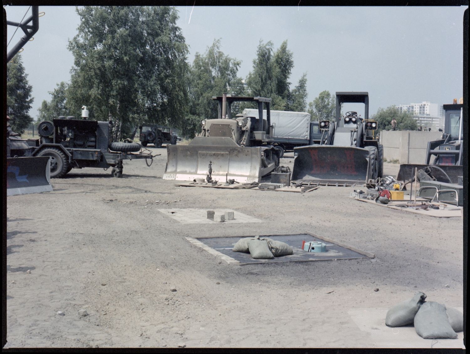 Fotografie: Häuserkampfübung der U.S. Army Berlin Brigade in Parks Range in Berlin-Lichterfelde