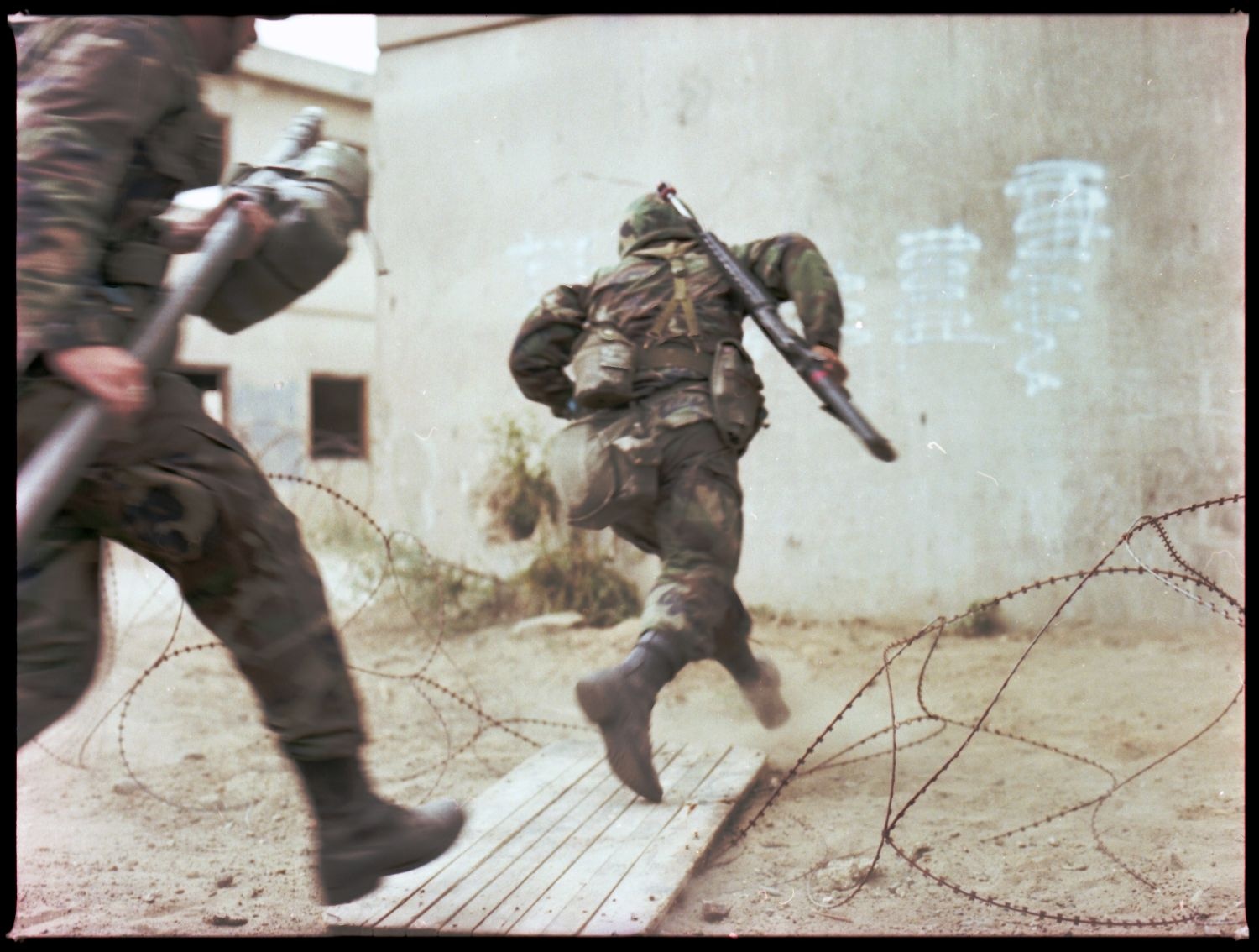 Fotografie: Häuserkampfübung der U.S. Army Berlin Brigade in Parks Range in Berlin-Lichterfelde