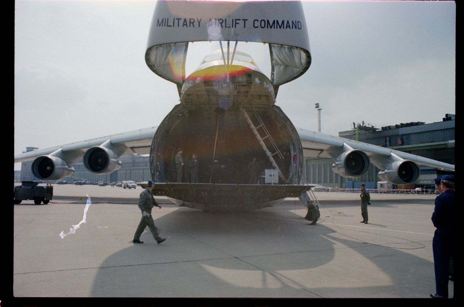 Fotografie: Tag der offenen Tür auf der Tempelhof Air Base in Berlin-Tempelhof