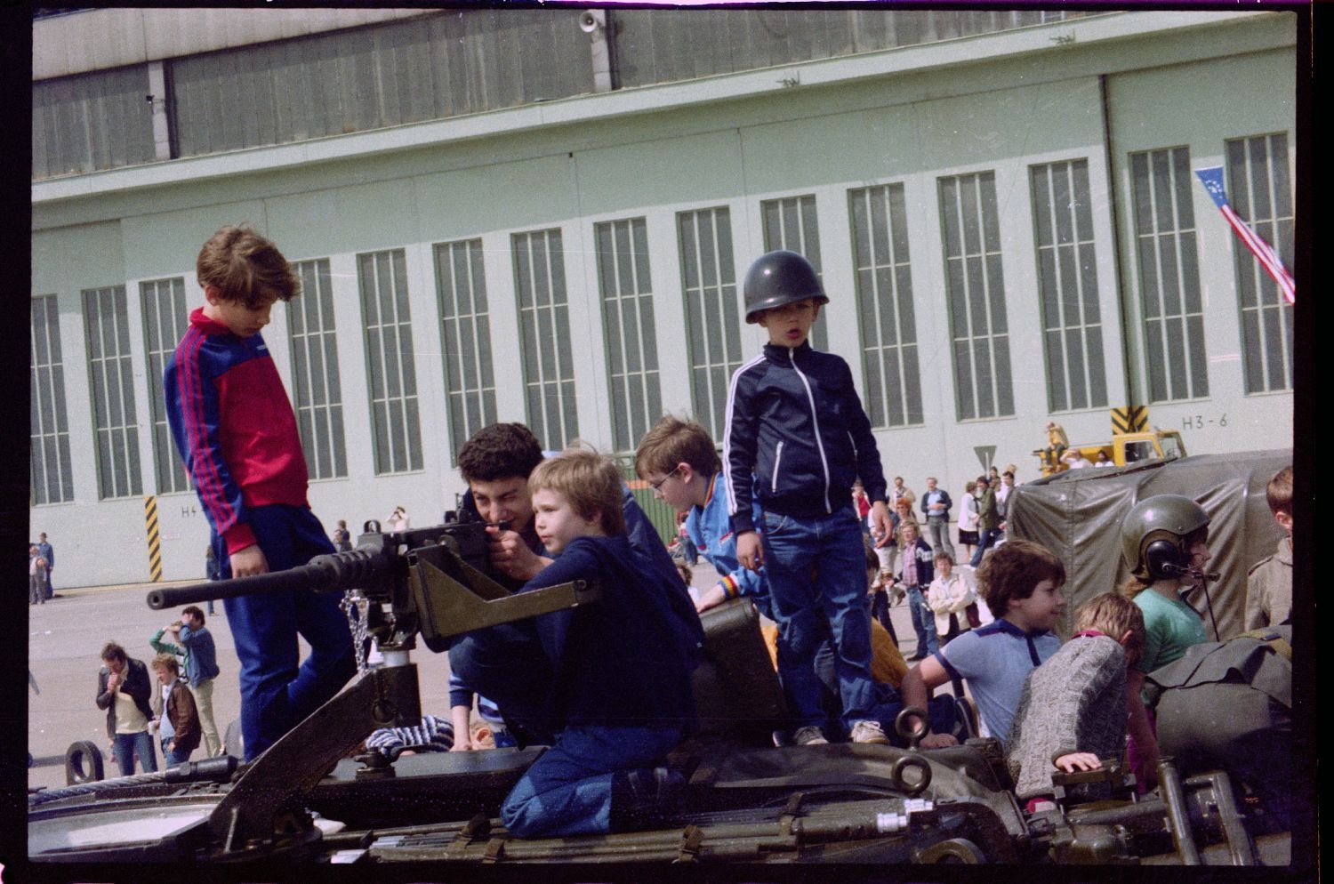 Fotografie: Tag der offenen Tür auf der Tempelhof Air Base in Berlin-Tempelhof