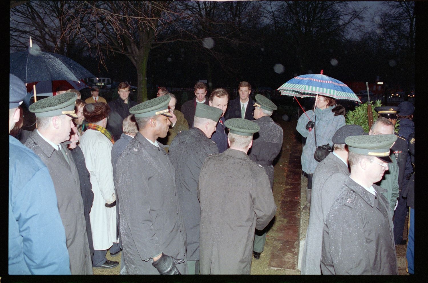 Fotografie: Enthüllung einer Gedenktafel am zukünftigen Standort der US-Botschaft in Berlin-Mitte