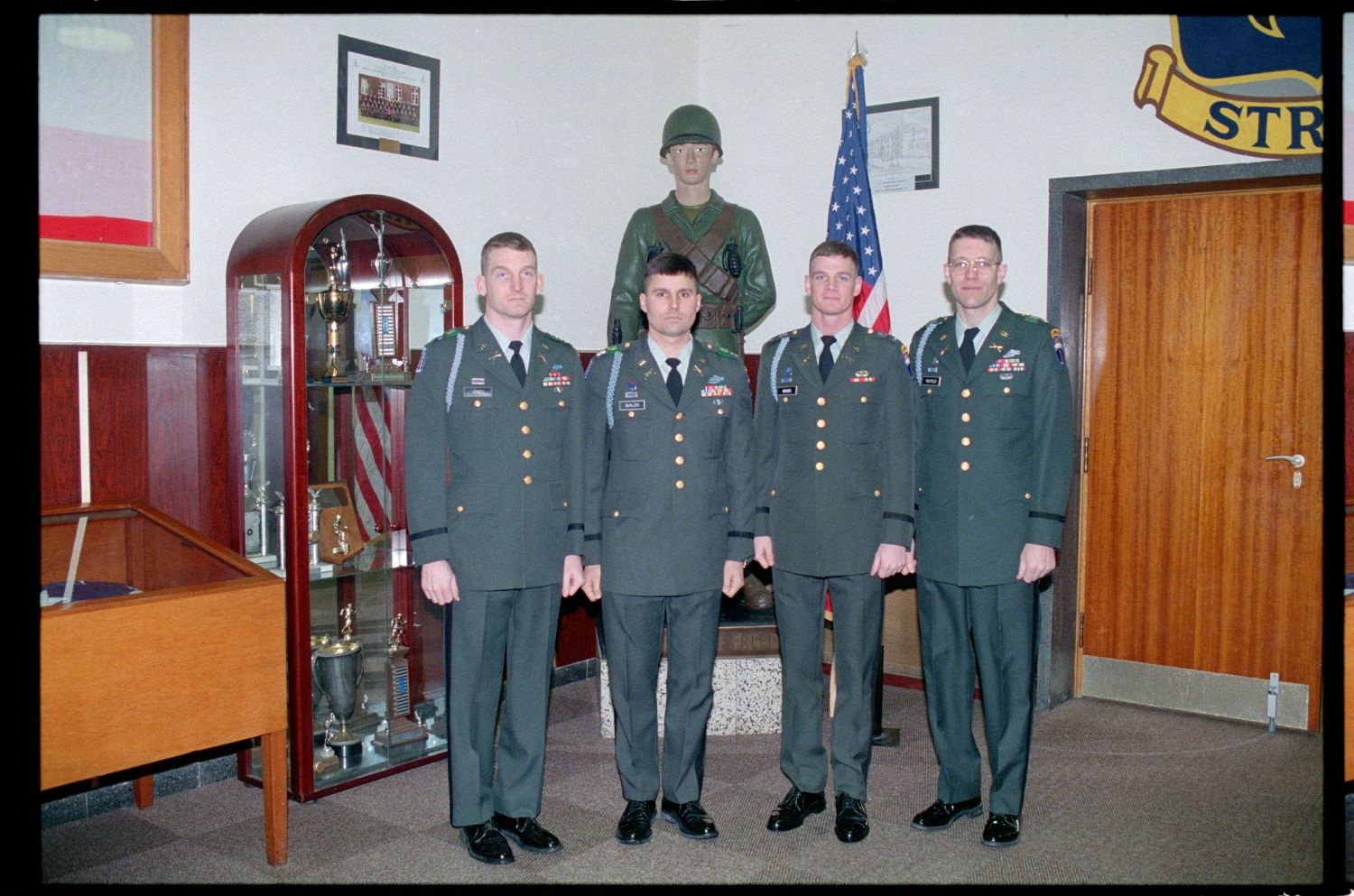 Fotografie: Traditionskabinett des 5th Battalion, 502nd Infantry Regiment der U.S. Army Berlin in den McNair Barracks in Berlin-Lichterfelde