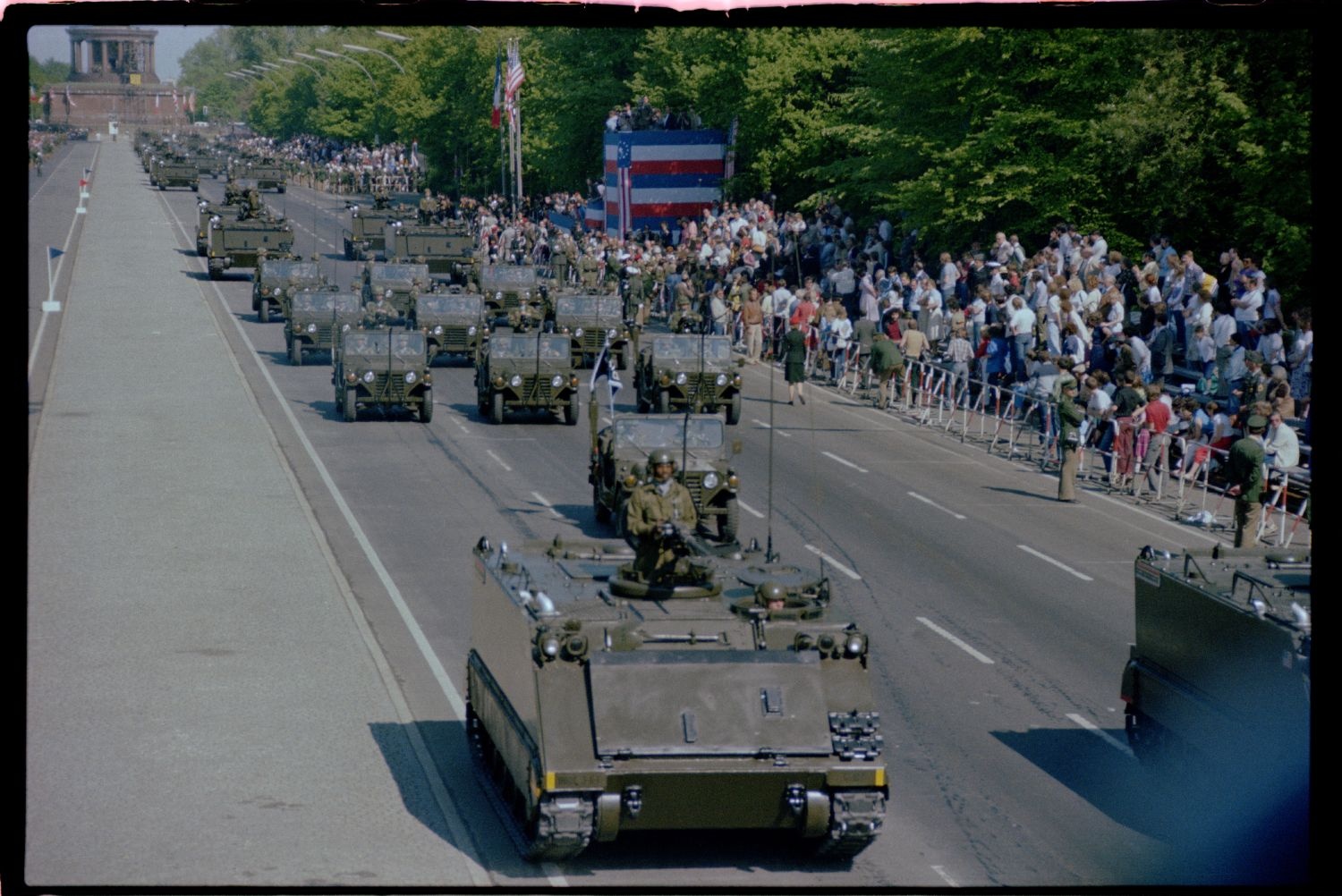 Fotografie: Allied Forces Day Parade in Berlin-Tiergarten