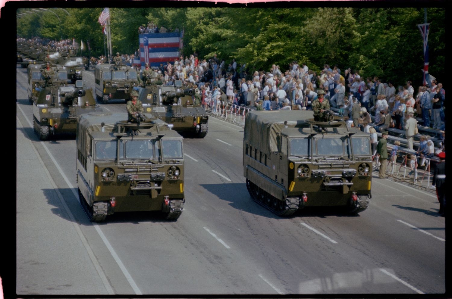 Fotografie: Allied Forces Day Parade in Berlin-Tiergarten