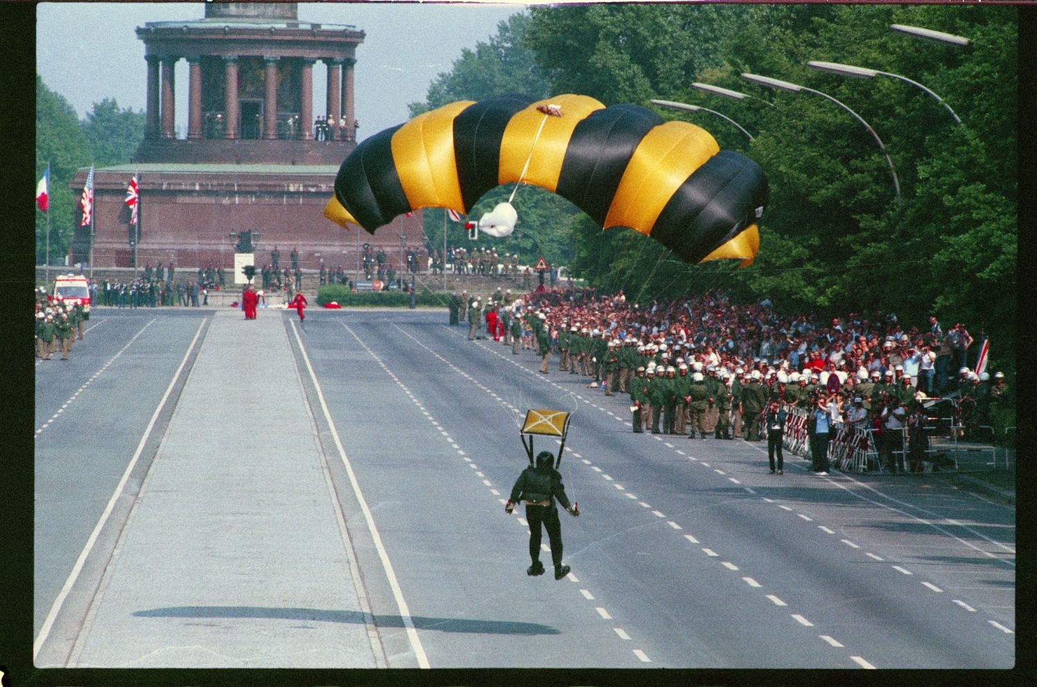 Fotografie: Allied Forces Day Parade in Berlin-Tiergarten