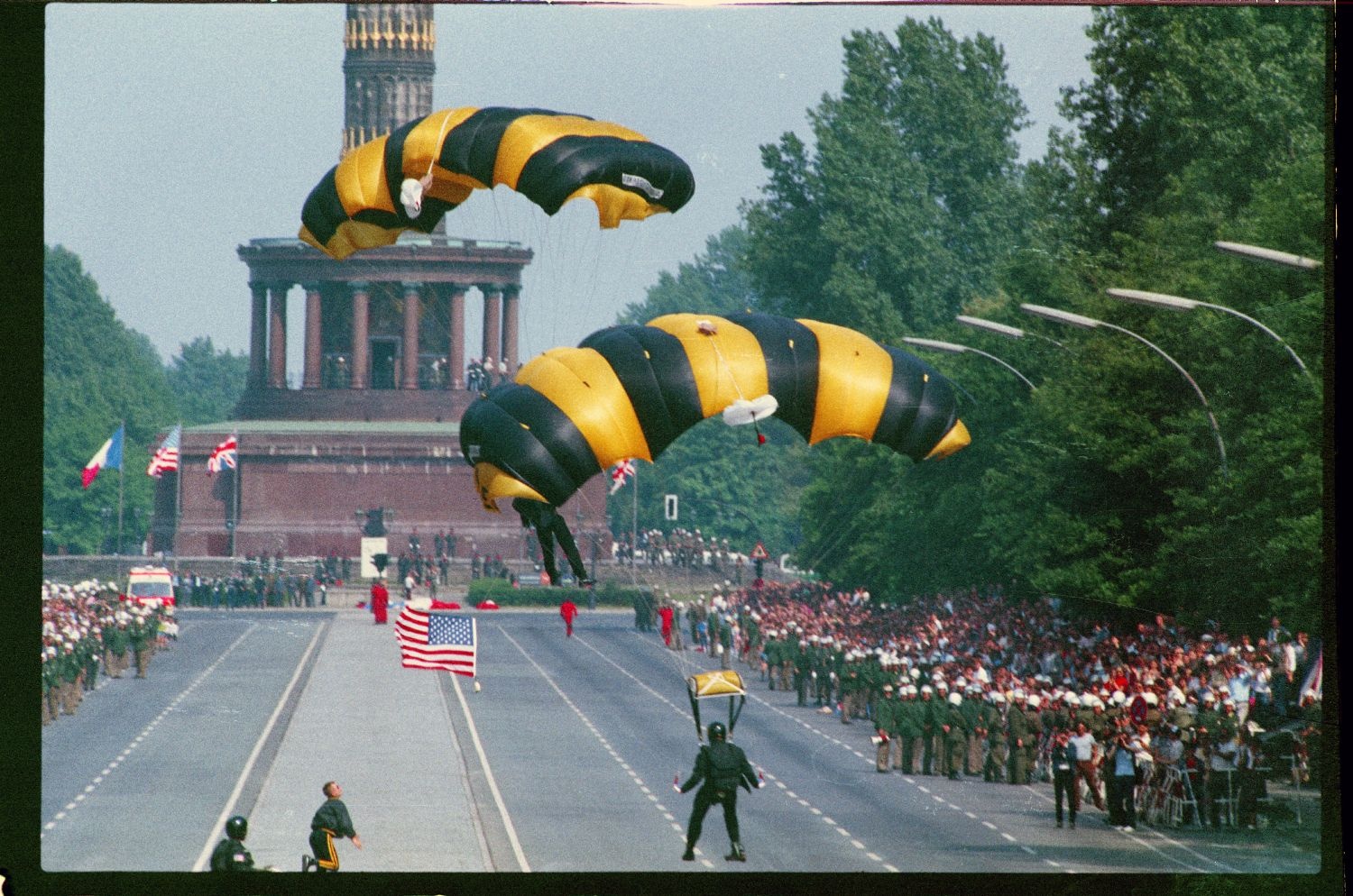 Fotografie: Allied Forces Day Parade in Berlin-Tiergarten