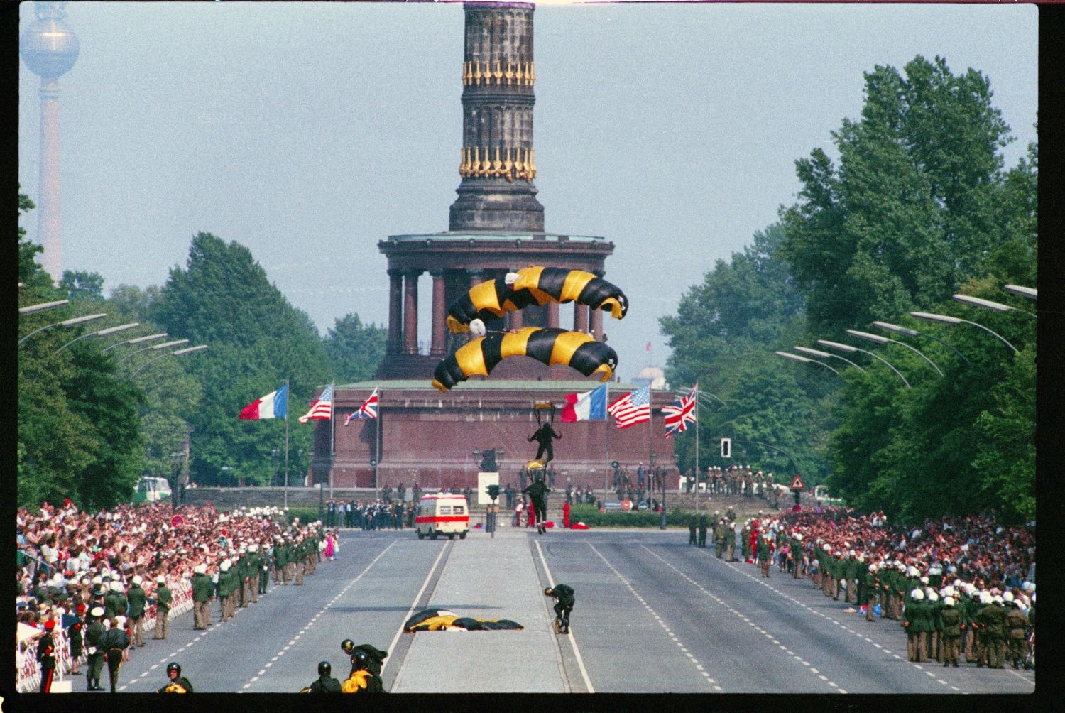 Fotografie: Allied Forces Day Parade in Berlin-Tiergarten