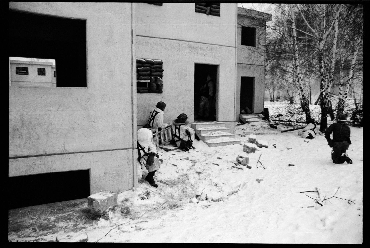 S/w-Fotografie: ARTEP Truppenübung der U.S. Army Berlin Brigade in Ruhleben Fighting City in Berlin-Spandau