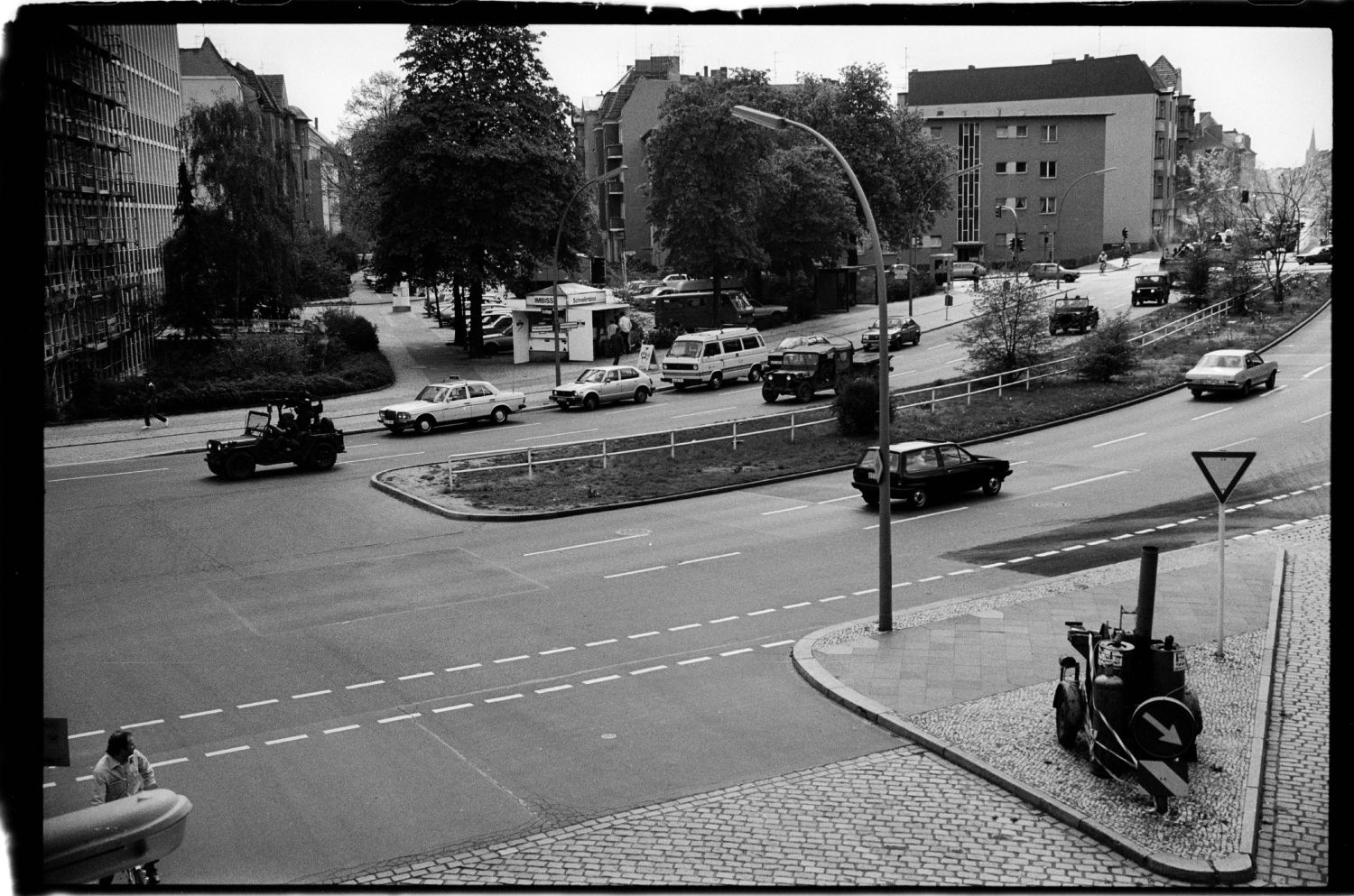 s/w-Fotografie: ARTEP Truppenübung der U.S. Army Berlin Brigade in Berlin