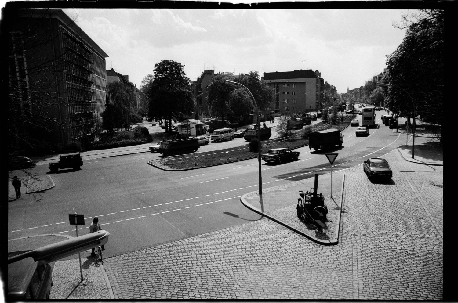 s/w-Fotografie: ARTEP Truppenübung der U.S. Army Berlin Brigade in Berlin