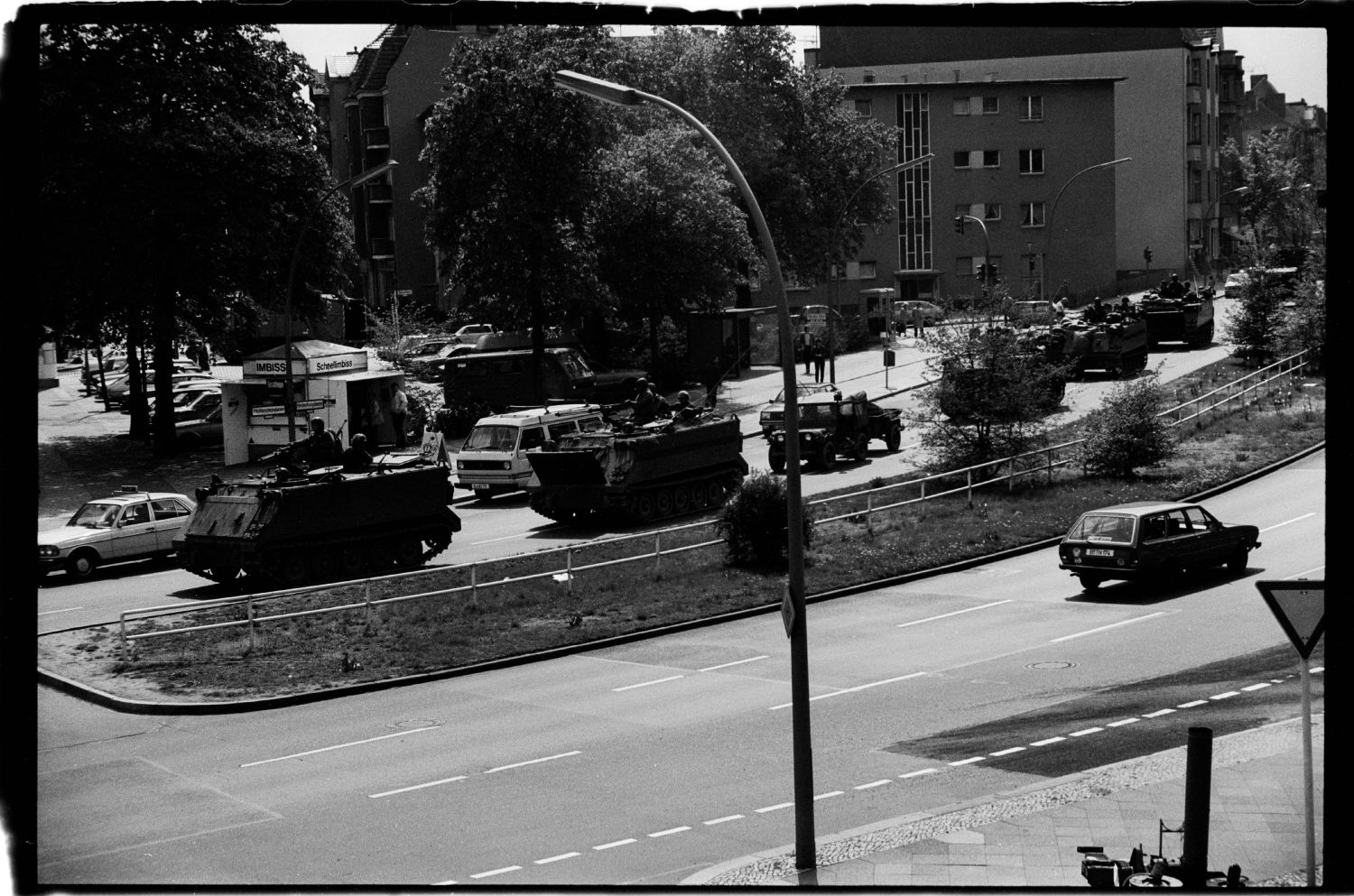 s/w-Fotografie: ARTEP Truppenübung der U.S. Army Berlin Brigade in Berlin