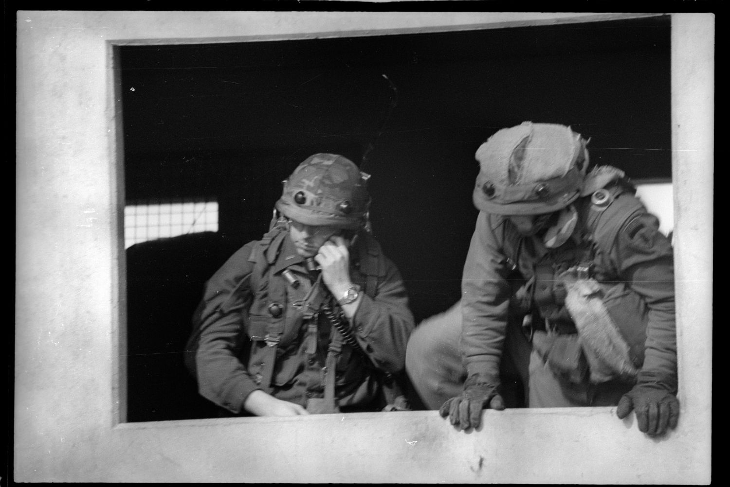 S/w-Fotografie: ARTEP Truppenübung der U.S. Army Berlin Brigade in Ruhleben Fighting City in Berlin-Spandau