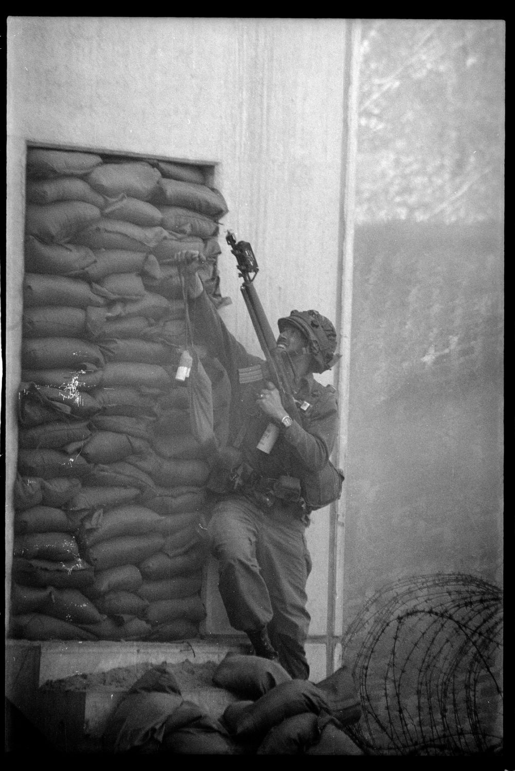 S/w-Fotografie: ARTEP Truppenübung der U.S. Army Berlin Brigade in Ruhleben Fighting City in Berlin-Spandau