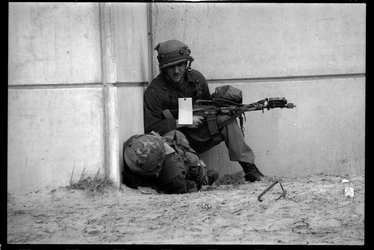 S/w-Fotografie: ARTEP Truppenübung der U.S. Army Berlin Brigade in Ruhleben Fighting City in Berlin-Spandau