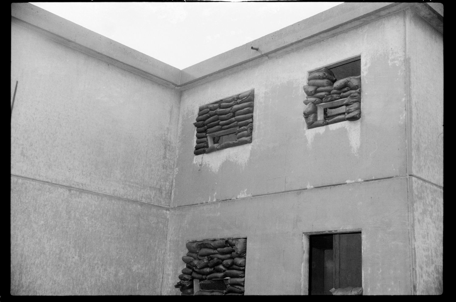 S/w-Fotografie: ARTEP Truppenübung der U.S. Army Berlin Brigade in Ruhleben Fighting City in Berlin-Spandau