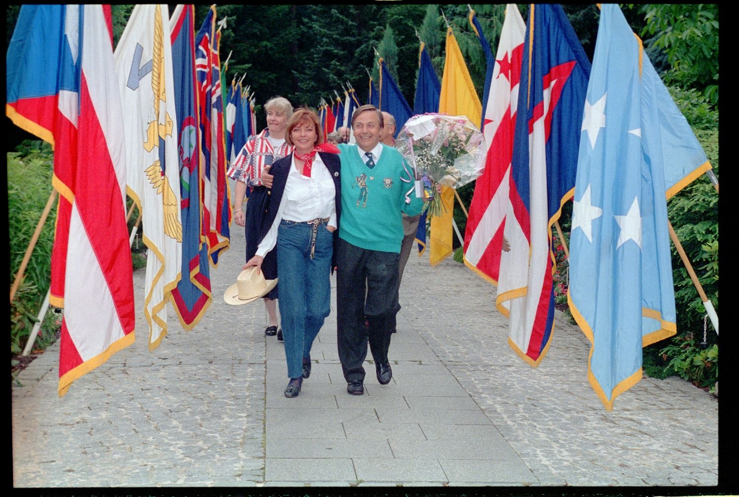 Fotografie: Barbecue bei Major General Walter Yates, Commander U.S. Army Berlin, in Berlin-Dahlem