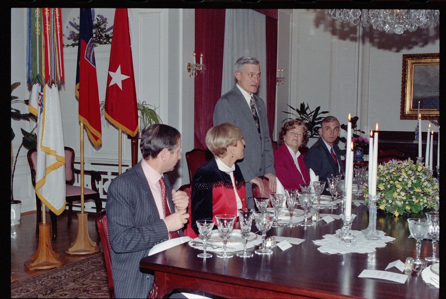 Fotografie: Dinner für Général Roger Gosset in der Residenz von Major General Walter Yates in Berlin-Dahlem