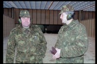 Fotografie: Besuch von Offizieren der russischen Berlin Brigade auf dem Schießplatz Rose Range der U.S. Army Berlin in Berlin-Wannsee