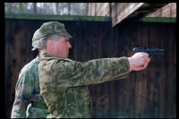 Fotografie: Besuch von Offizieren der russischen Berlin Brigade auf dem Schießplatz Rose Range der U.S. Army Berlin in Berlin-Wannsee