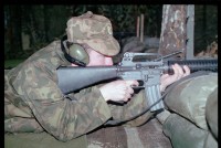 Fotografie: Besuch von Offizieren der russischen Berlin Brigade auf dem Schießplatz Rose Range der U.S. Army Berlin in Berlin-Wannsee