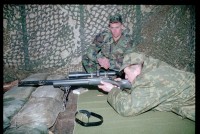Fotografie: Besuch von Offizieren der russischen Berlin Brigade auf dem Schießplatz Rose Range der U.S. Army Berlin in Berlin-Wannsee