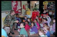 Fotografie: Zahnärztliche Untersuchung in der Thomas A. Roberts School in Berlin-Dahlem