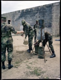 Fotografie: Häuserkampfübung der U.S. Army Berlin Brigade in Parks Range in Berlin-Lichterfelde