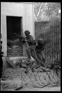 S/w-Fotografie: ARTEP Truppenübung der U.S. Army Berlin Brigade in Ruhleben Fighting City in Berlin-Spandau
