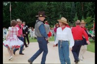Fotografie: Barbecue bei Major General Walter Yates, Commander U.S. Army Berlin, in Berlin-Dahlem