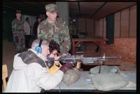 Fotografie: Besucher auf dem Schießplatz Rose Range der U.S. Army Berlin in Berlin-Wannsee