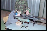 Fotografie: Besucher auf dem Schießplatz Rose Range der U.S. Army Berlin in Berlin-Wannsee