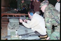 Fotografie: Besucher auf dem Schießplatz Rose Range der U.S. Army Berlin in Berlin-Wannsee