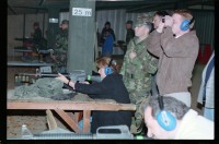 Fotografie: Besucher auf dem Schießplatz Rose Range der U.S. Army Berlin in Berlin-Wannsee