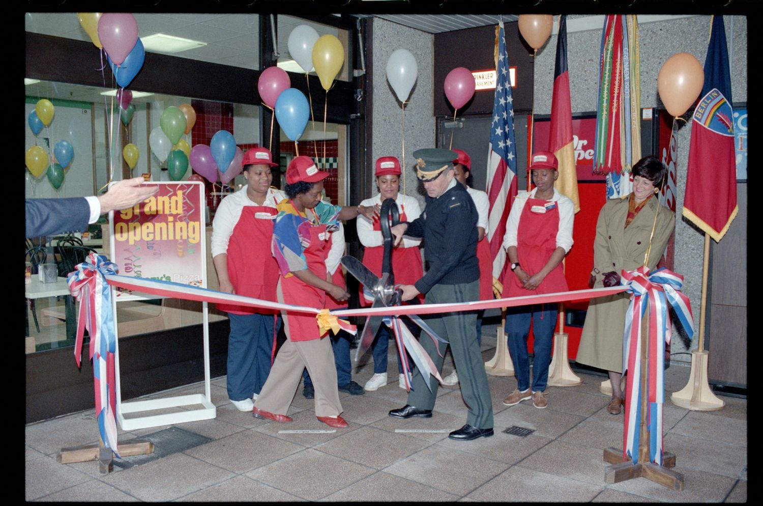 Fotografie: Eröffnung einer Anthony`s Pizza Filiale an der Truman Plaza in Berlin-Dahlem