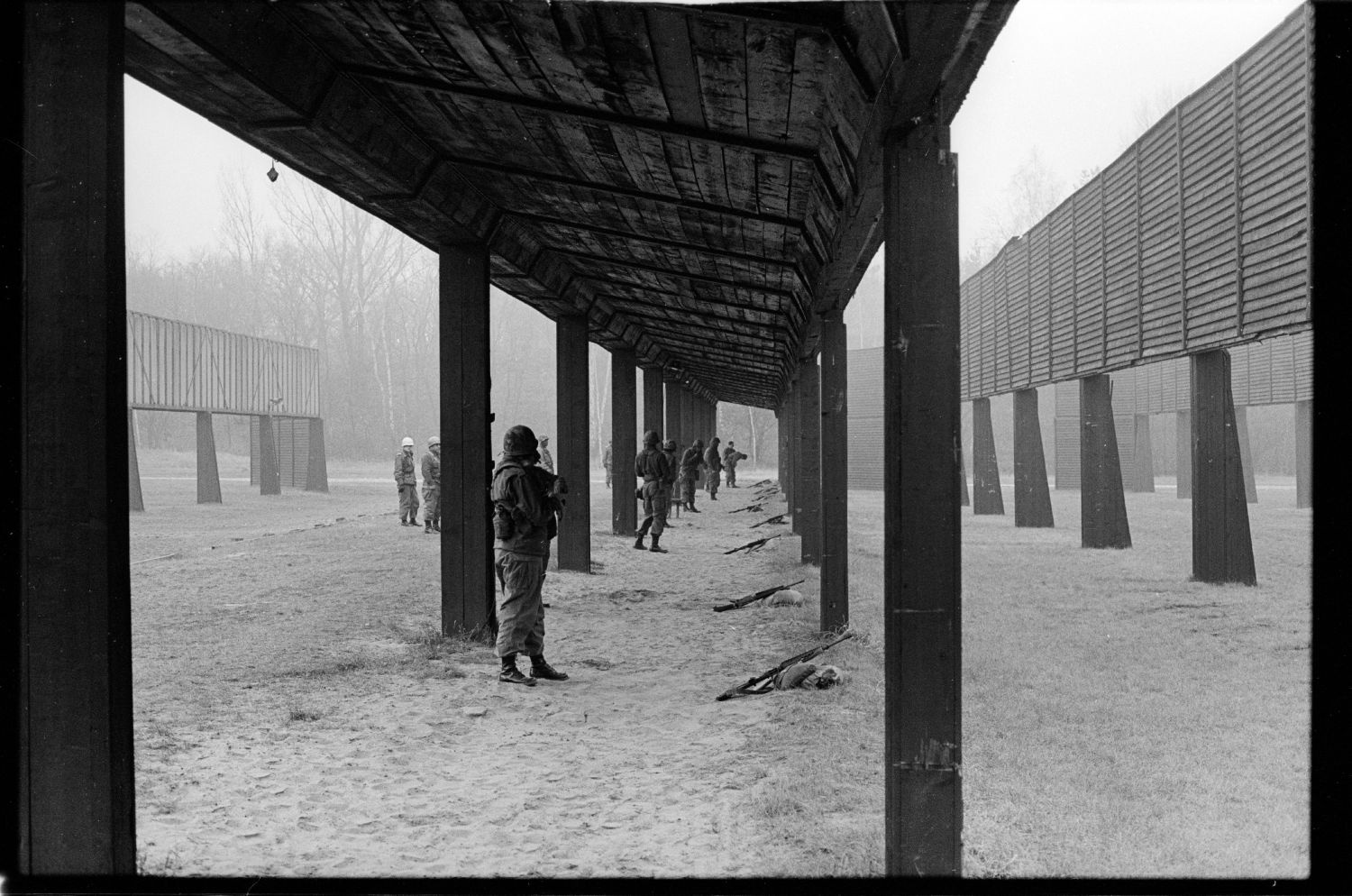 S/w-Fotografie: Schießplatz Keerans Range der U.S. Army Berlin Brigade in Berlin-Zehlendorf