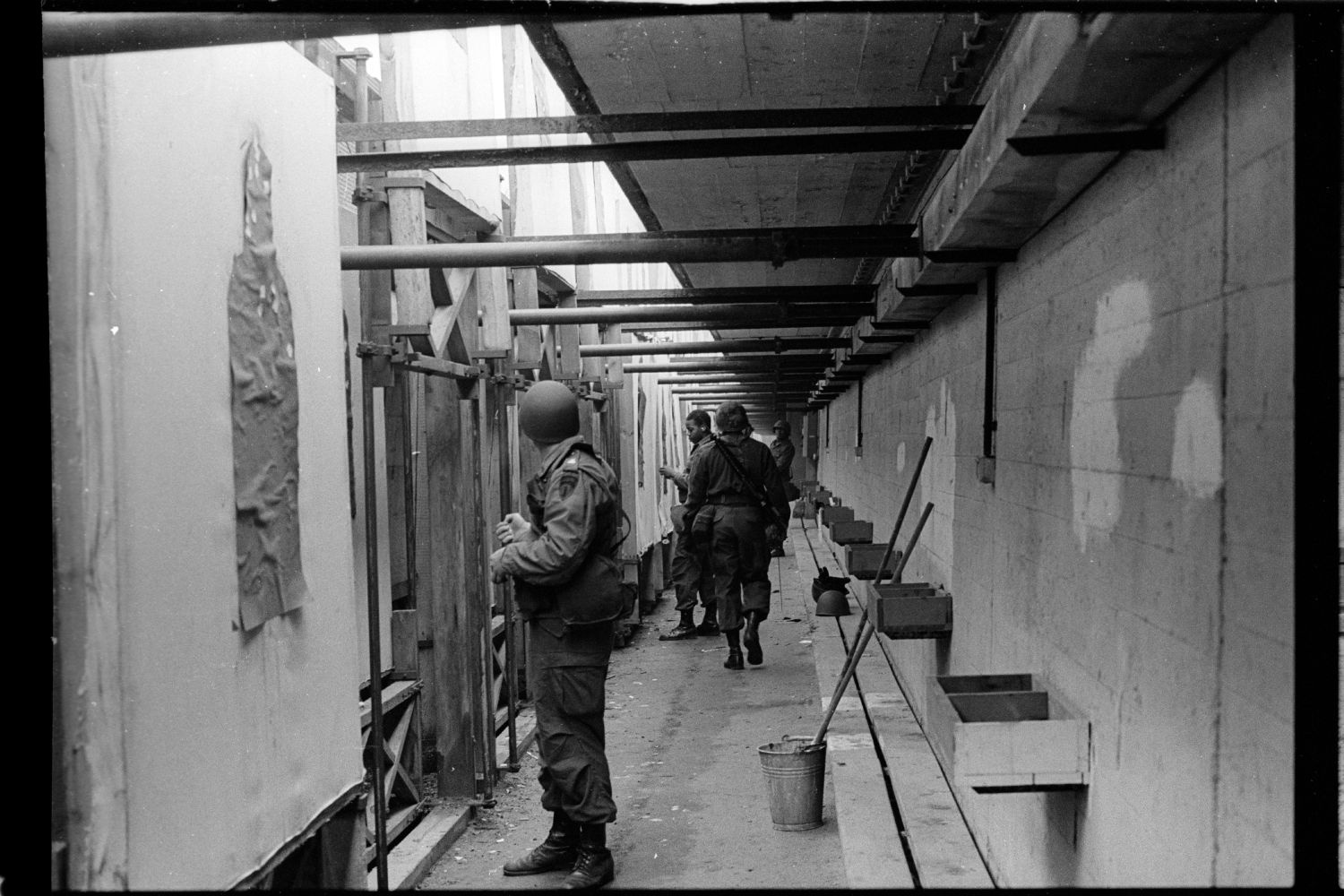 S/w-Fotografie: Schießplatz Keerans Range der U.S. Army Berlin Brigade in Berlin-Zehlendorf